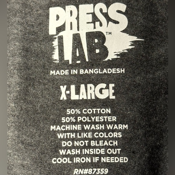 JOY TO THE WORLD * Christmas TEE * Short Sleeves for Warm Weather * Smiley Face - Picture 5 of 6